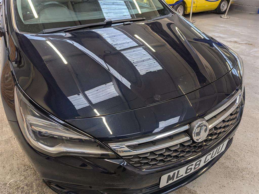 <p>2018 VAUXHALL ASTRA SRI NAV</p>