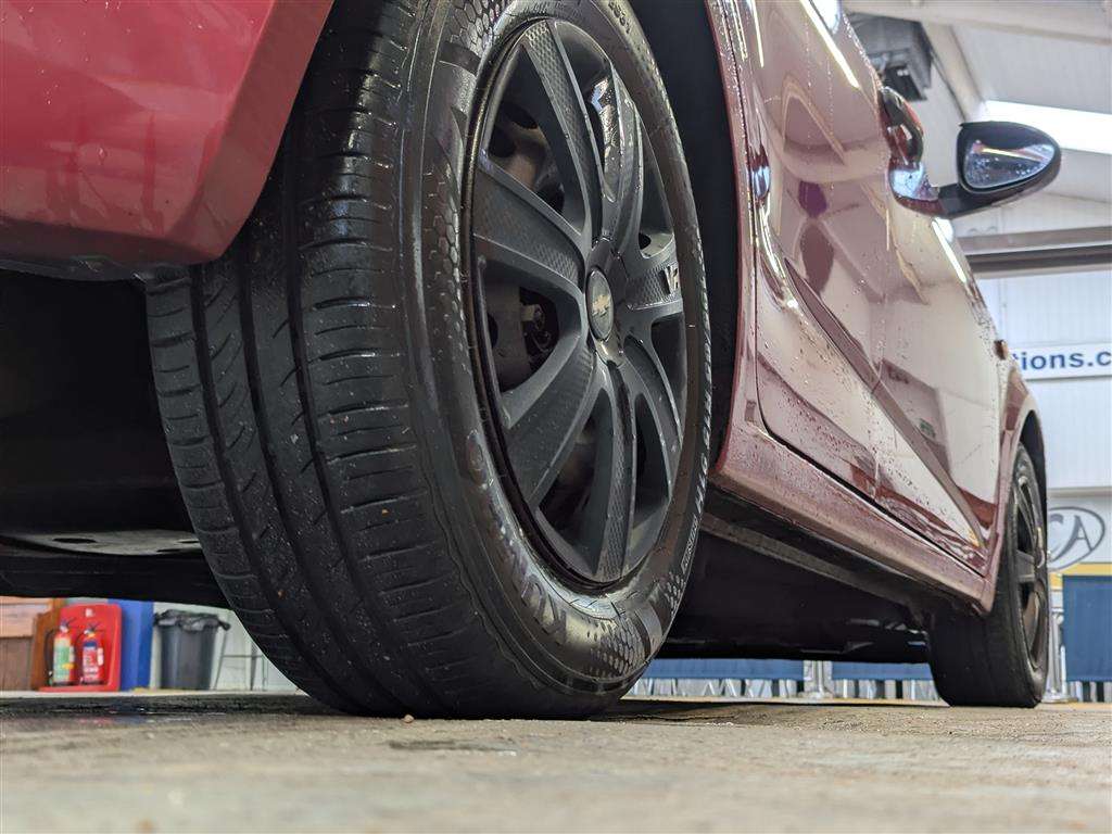 <p>2013 CHEVROLET AVEO LS</p>