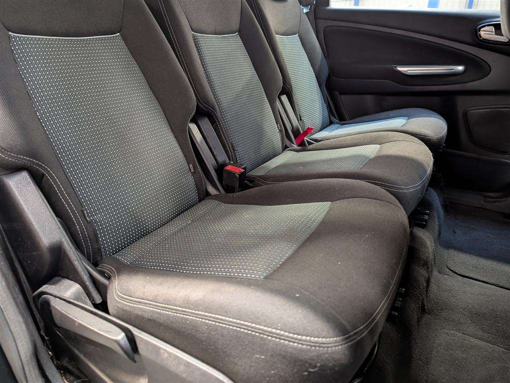 <p>2015 FORD S-MAX ZETEC TDCI 140</p>