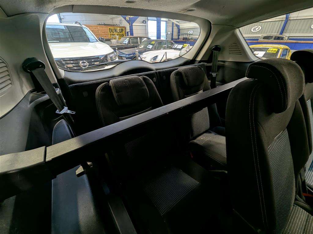 <p>2015 FORD S-MAX ZETEC TDCI 140</p>