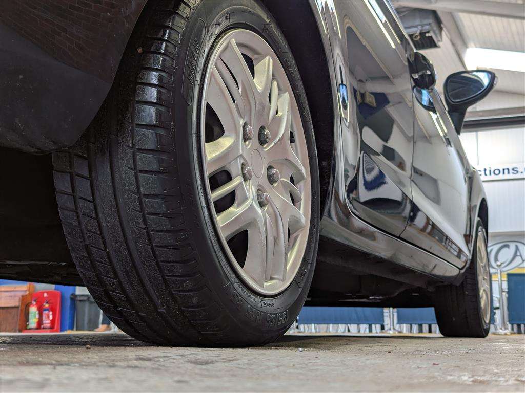 <p>2015 FORD FIESTA STYLE</p>