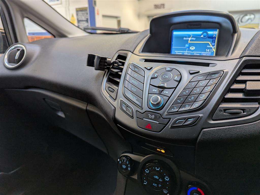 <p>2015 FORD FIESTA STYLE</p>