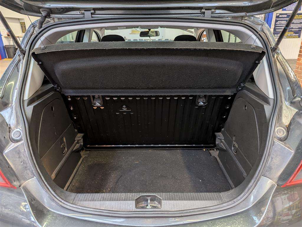 <p>2017 VAUXHALL CORSA DESIGN</p>