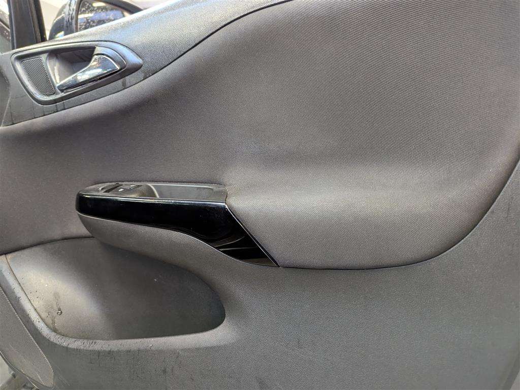 <p>2017 VAUXHALL CORSA DESIGN</p>