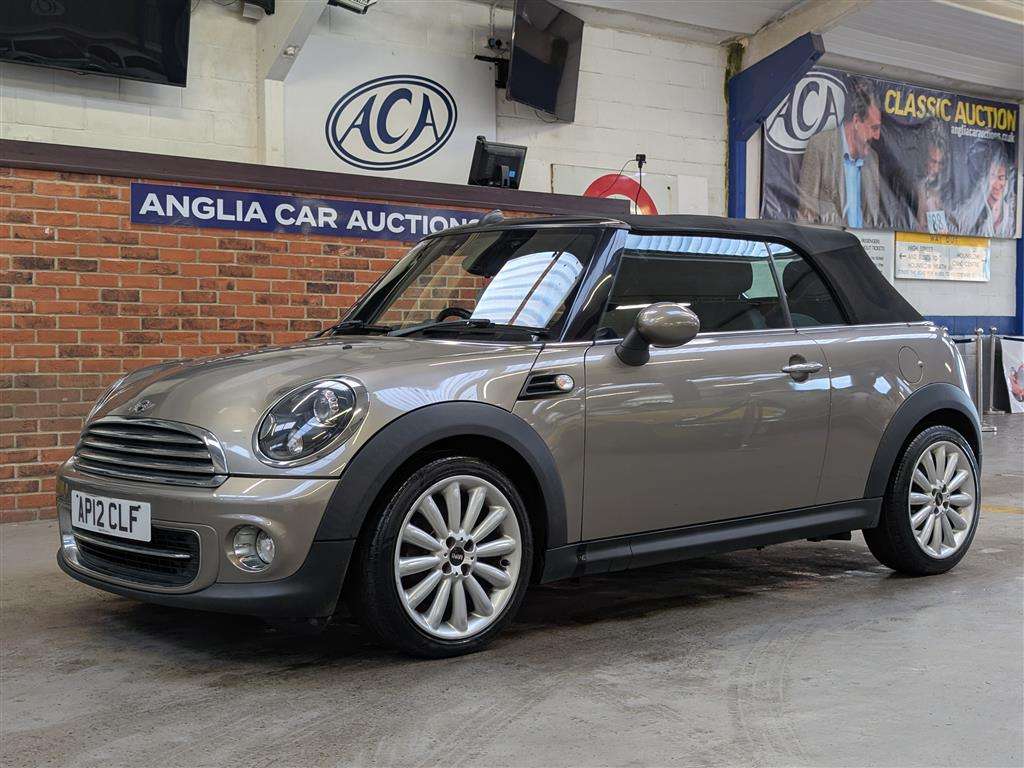 <p>2012 MINI COOPER</p>