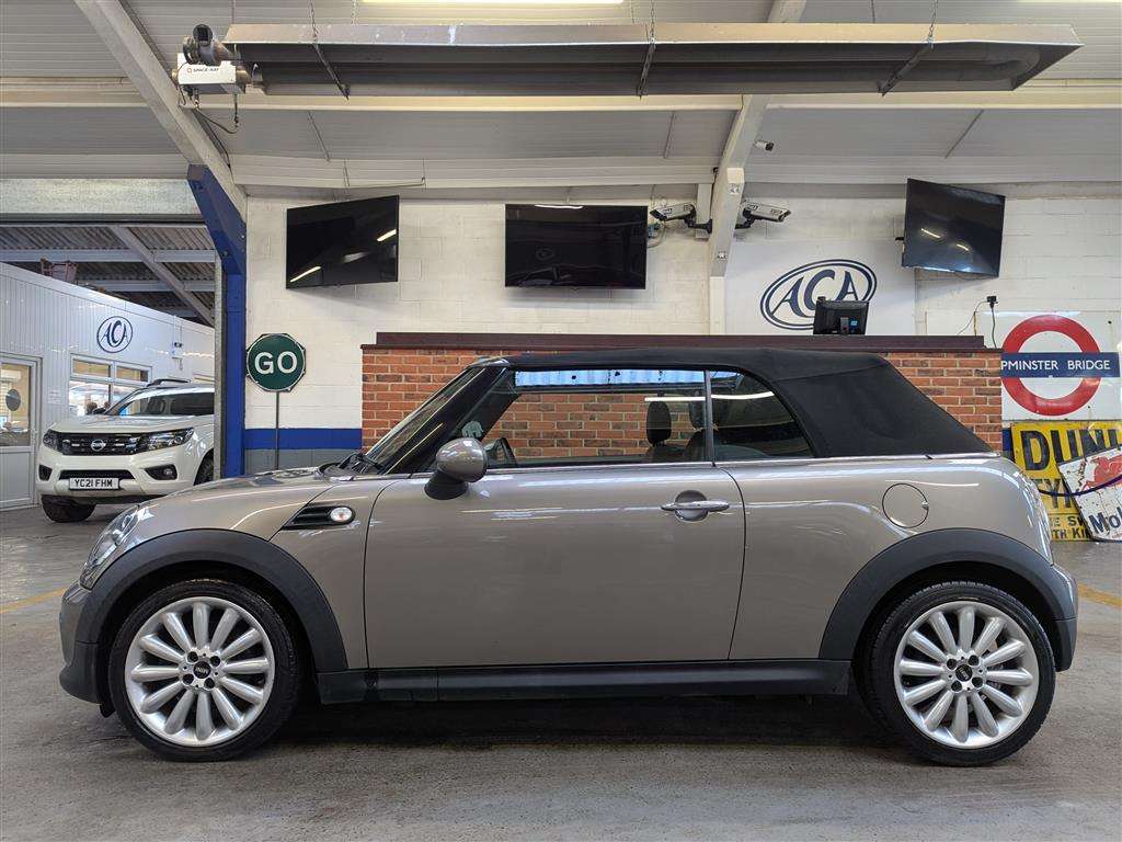 <p>2012 MINI COOPER</p>