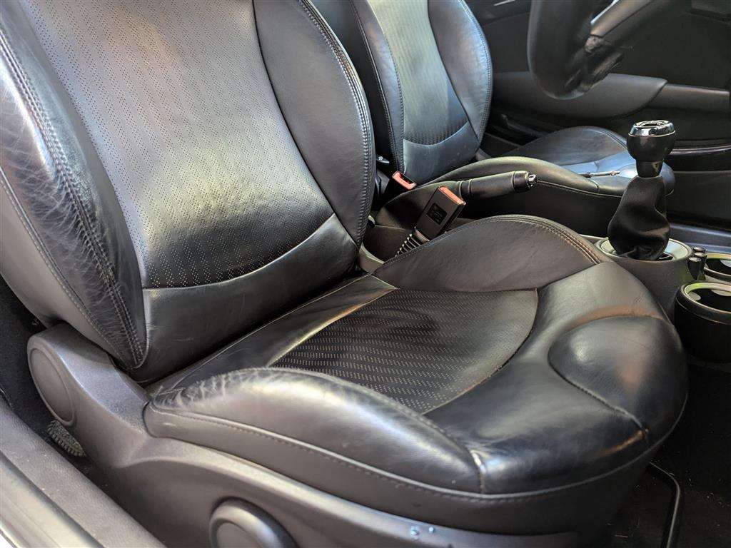 <p>2012 MINI COOPER</p>