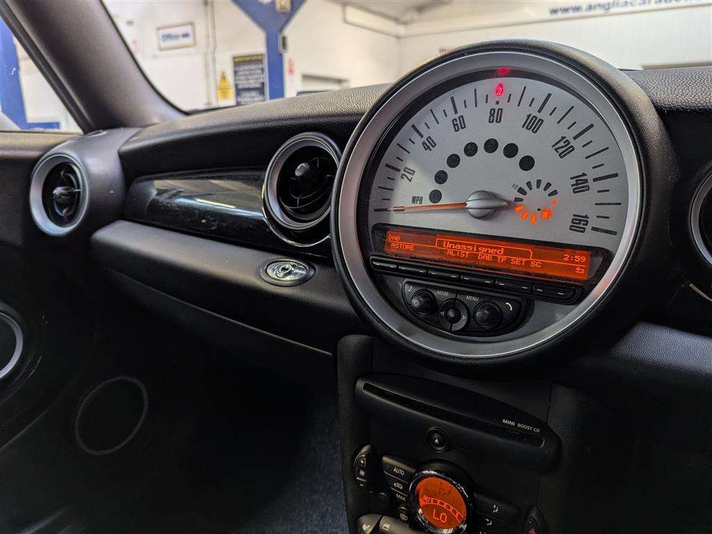 <p>2012 MINI COOPER</p>