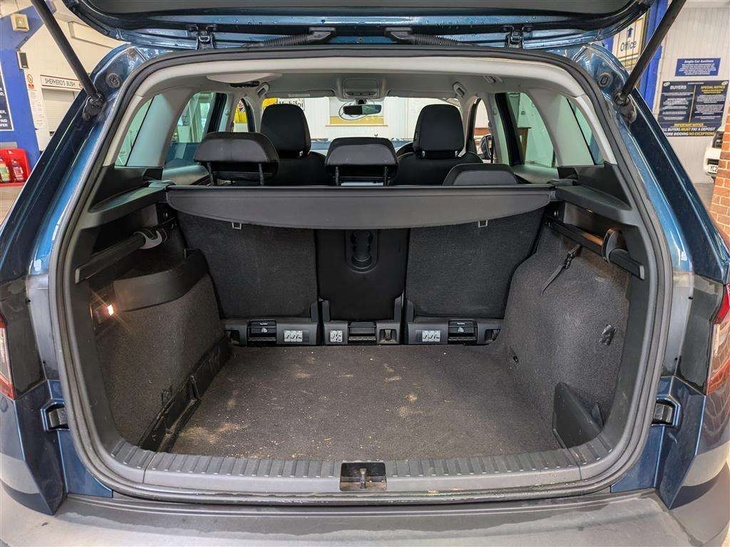 <p>2018 SKODA KAROQ SE L TSI S-A</p>