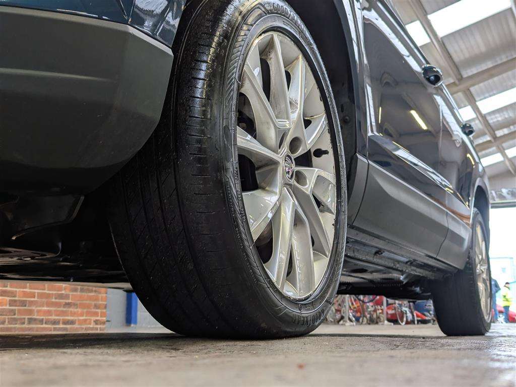 <p>2018 SKODA KAROQ SE L TSI S-A</p>