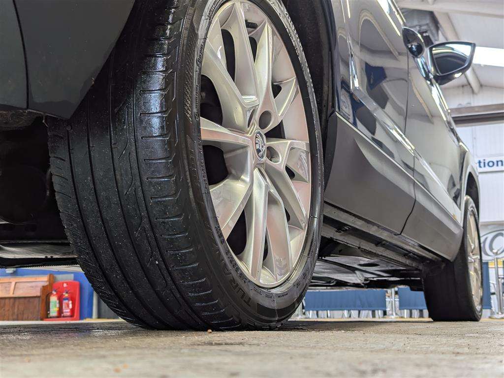 <p>2018 SKODA KAROQ SE L TSI S-A</p>