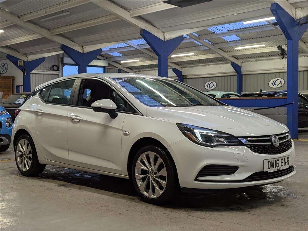 <p>2016 VAUXHALL ASTRA DESIGN</p>