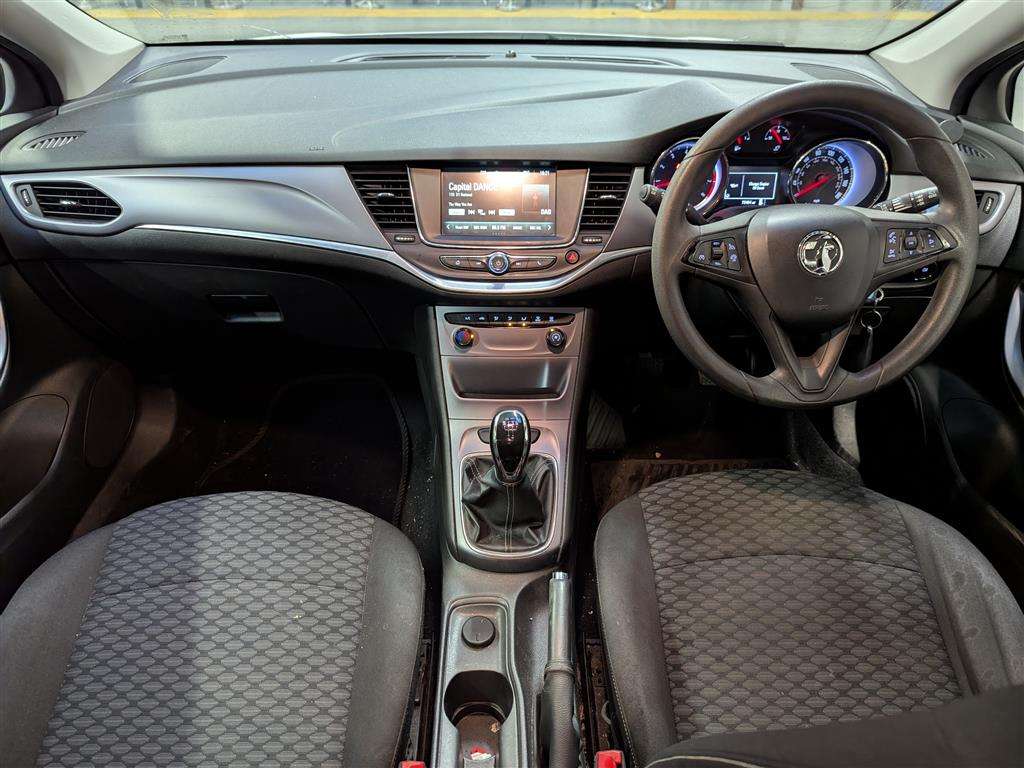<p>2016 VAUXHALL ASTRA DESIGN</p>