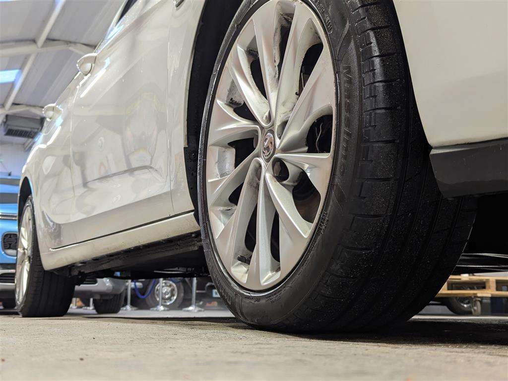 <p>2016 VAUXHALL ASTRA DESIGN</p>