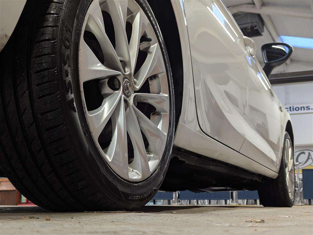 <p>2016 VAUXHALL ASTRA DESIGN</p>