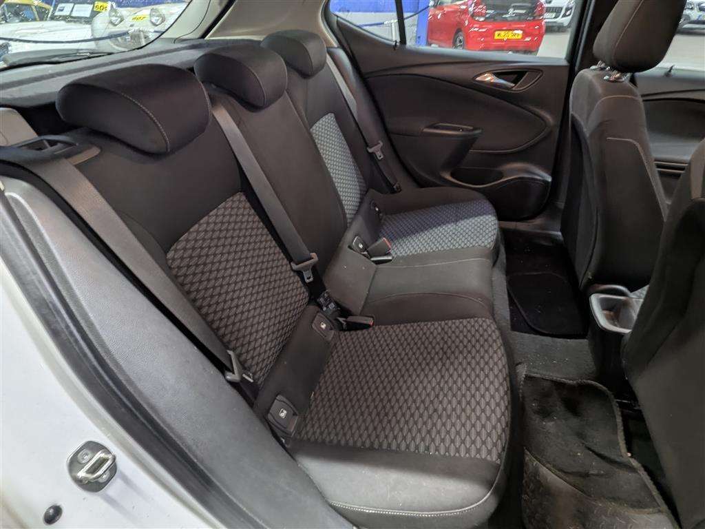 <p>2016 VAUXHALL ASTRA DESIGN</p>