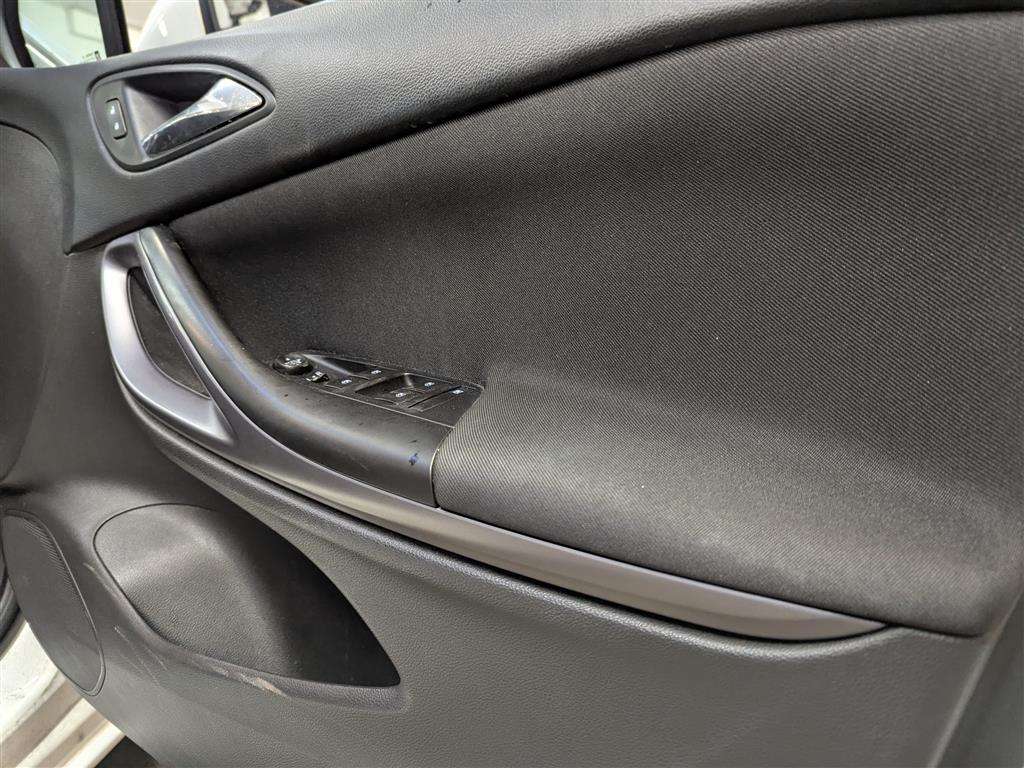 <p>2016 VAUXHALL ASTRA DESIGN</p>