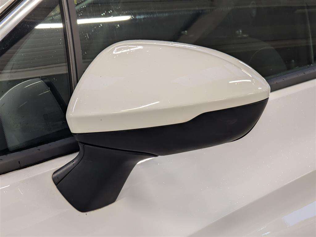 <p>2016 VAUXHALL ASTRA DESIGN</p>