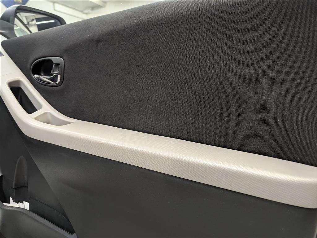 <p>2011 TOYOTA YARIS SR VVT-I</p>