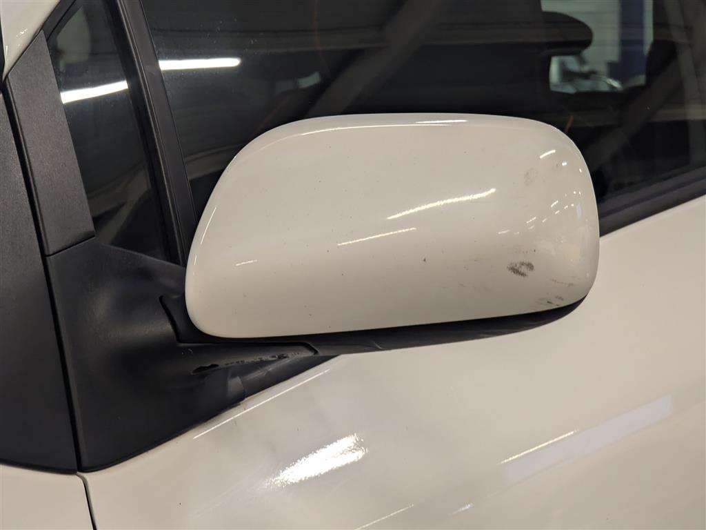 <p>2011 TOYOTA YARIS SR VVT-I</p>