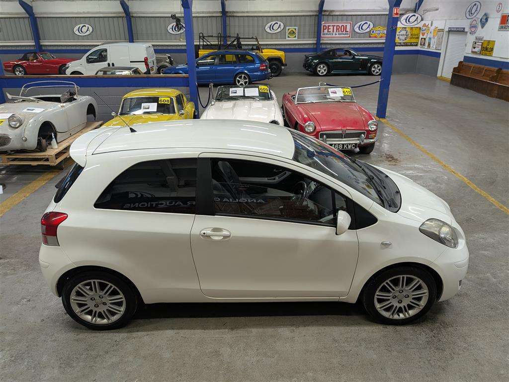 <p>2011 TOYOTA YARIS SR VVT-I</p>