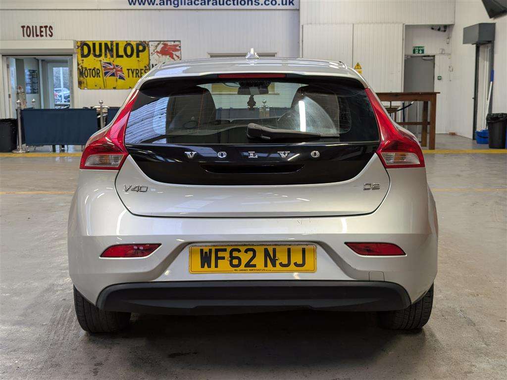 <p>2012 VOLVO V40 ES D2</p>