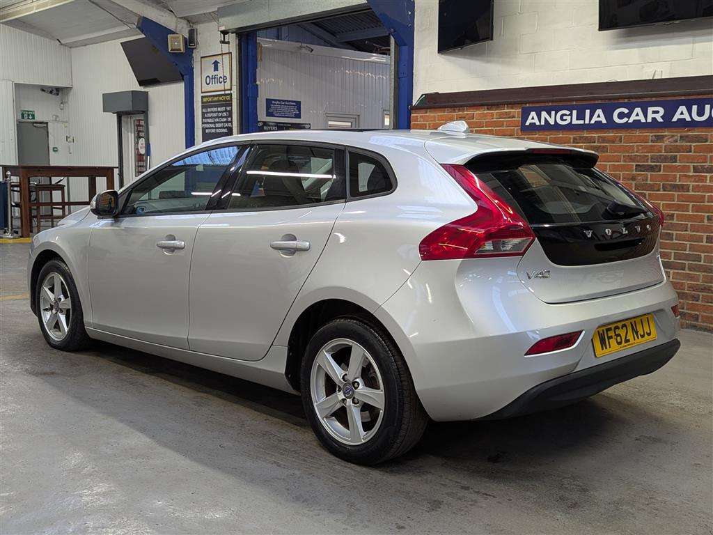 <p>2012 VOLVO V40 ES D2</p>