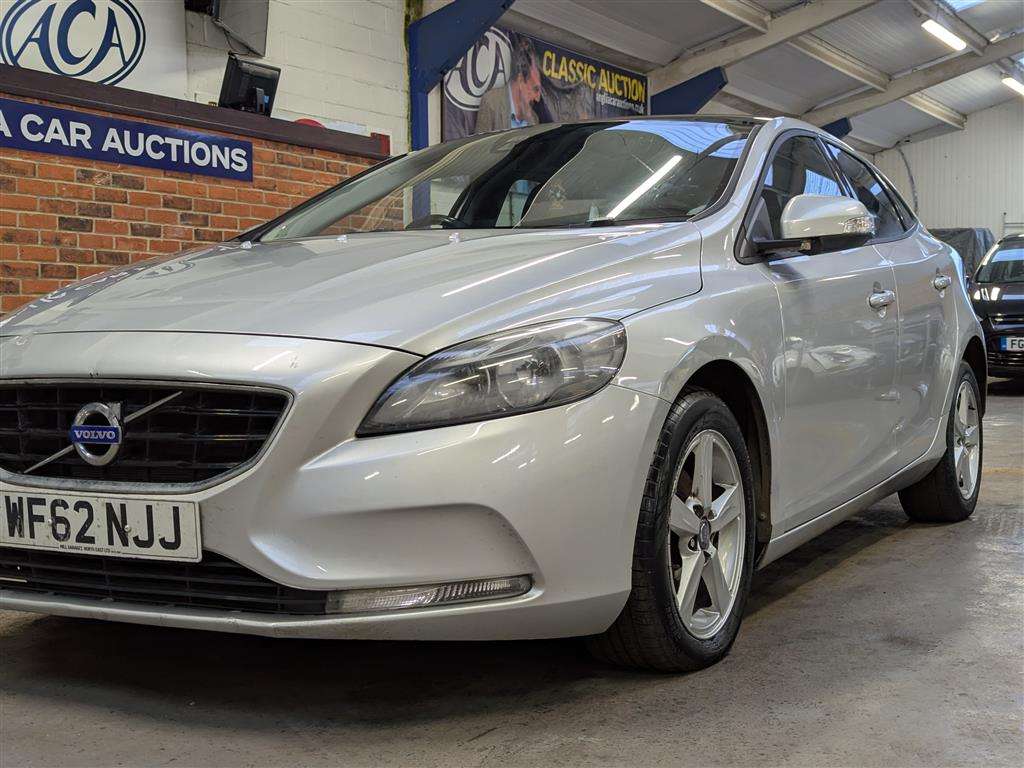<p>2012 VOLVO V40 ES D2</p>