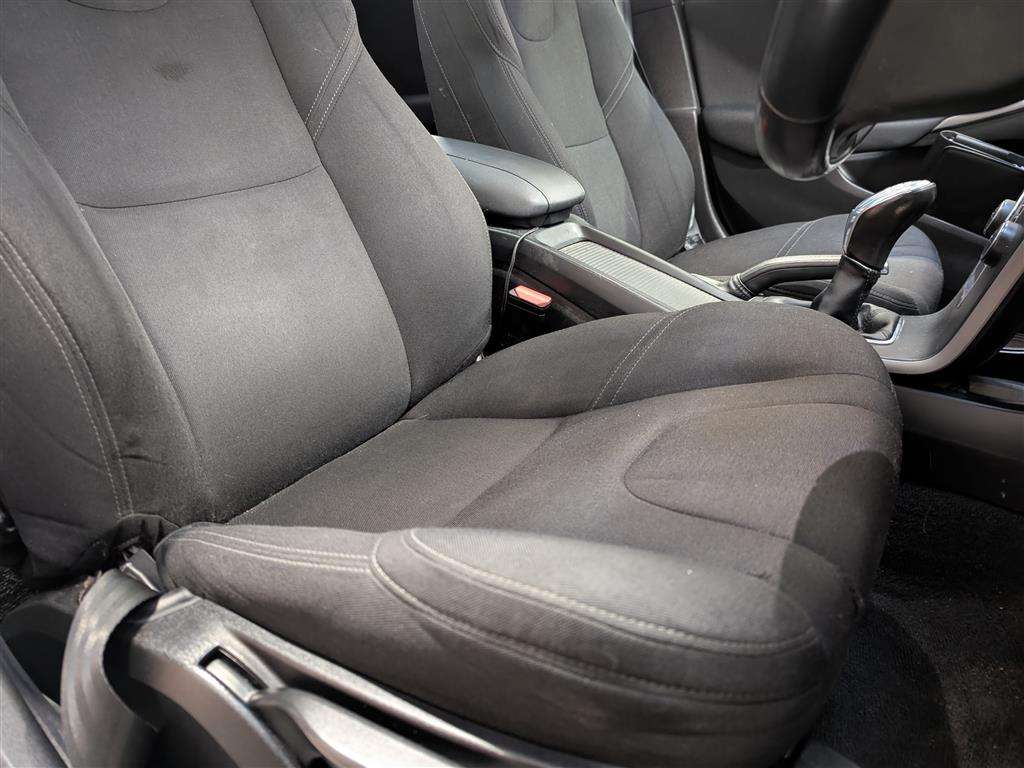 <p>2012 VOLVO V40 ES D2</p>