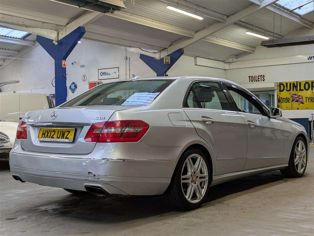 <p>2012 MERCEDES-BENZ E220 EXEC-IVE SE CDI BLUE</p>