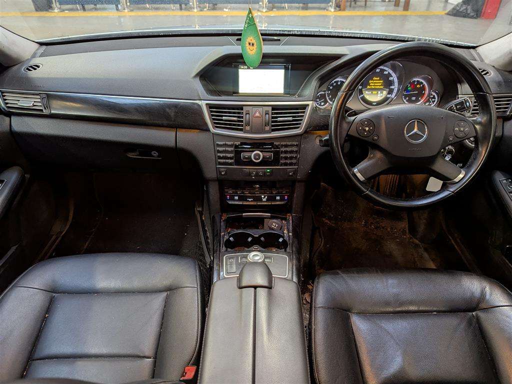 <p>2012 MERCEDES-BENZ E220 EXEC-IVE SE CDI BLUE</p>