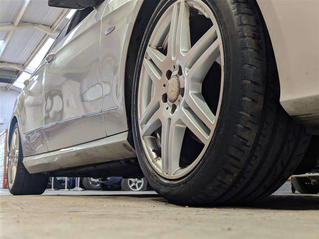 <p>2012 MERCEDES-BENZ E220 EXEC-IVE SE CDI BLUE</p>