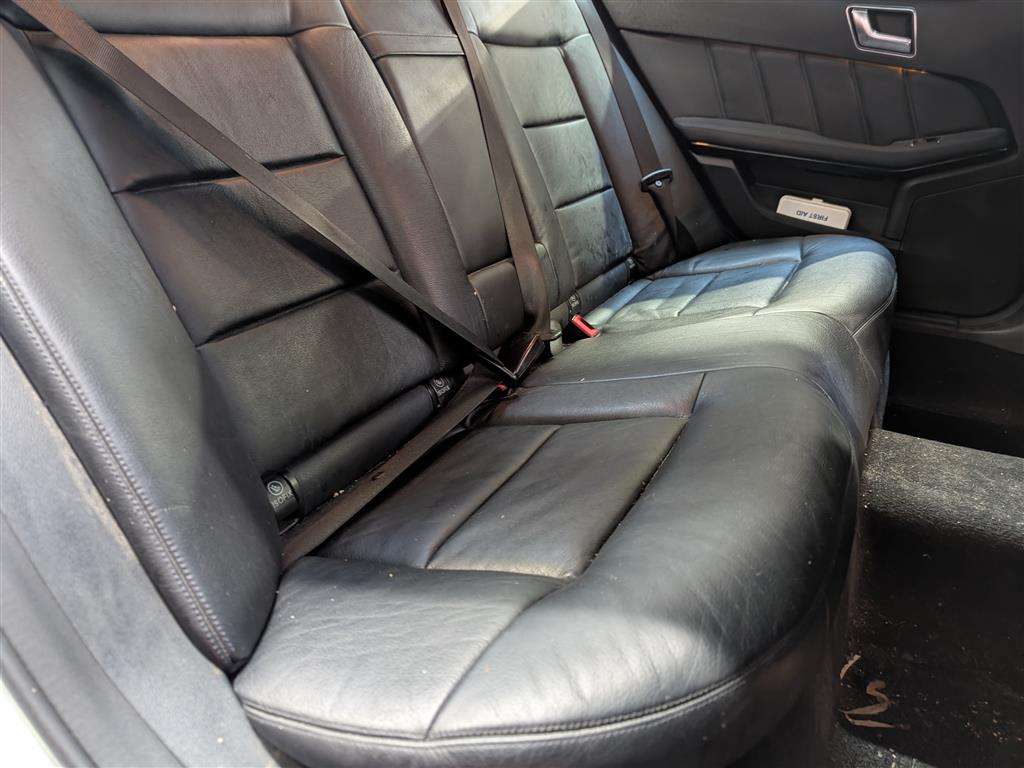 <p>2012 MERCEDES-BENZ E220 EXEC-IVE SE CDI BLUE</p>