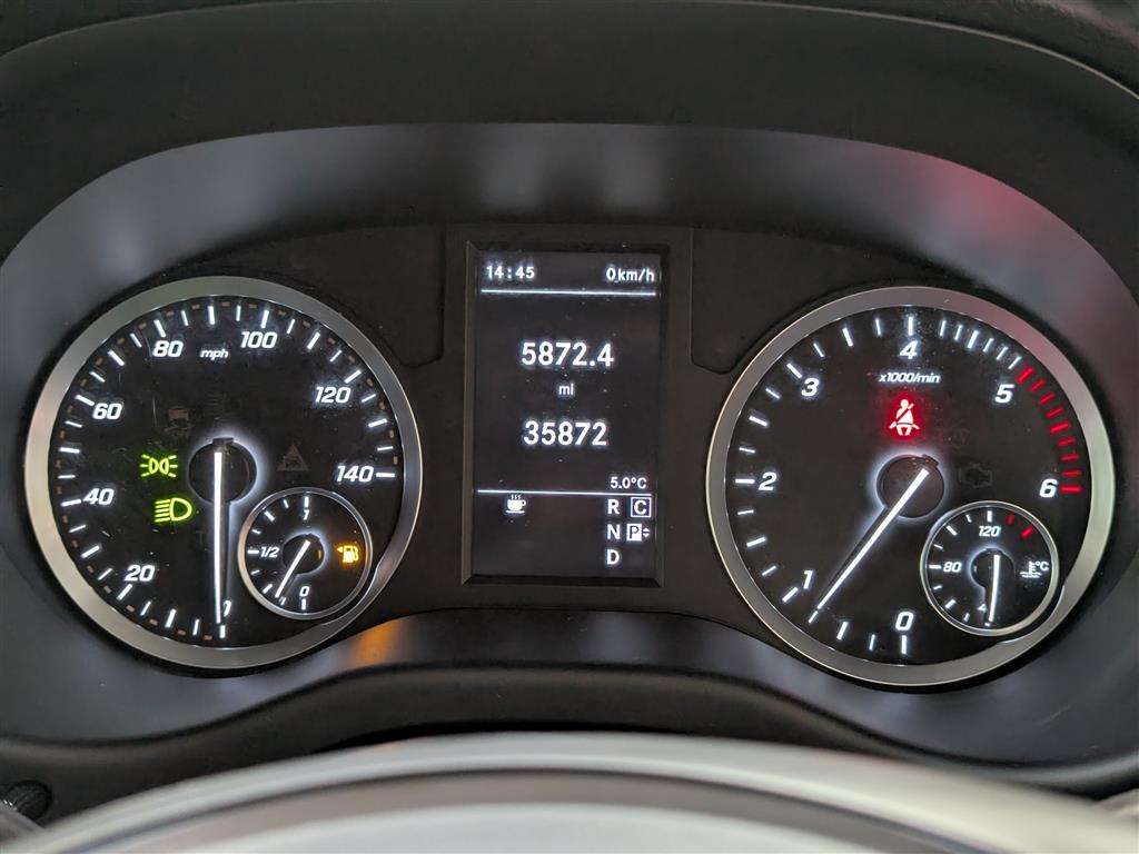 <p>2023 MERCEDES-BENZ VITO 119 PREMIUM CDI AUTO</p>