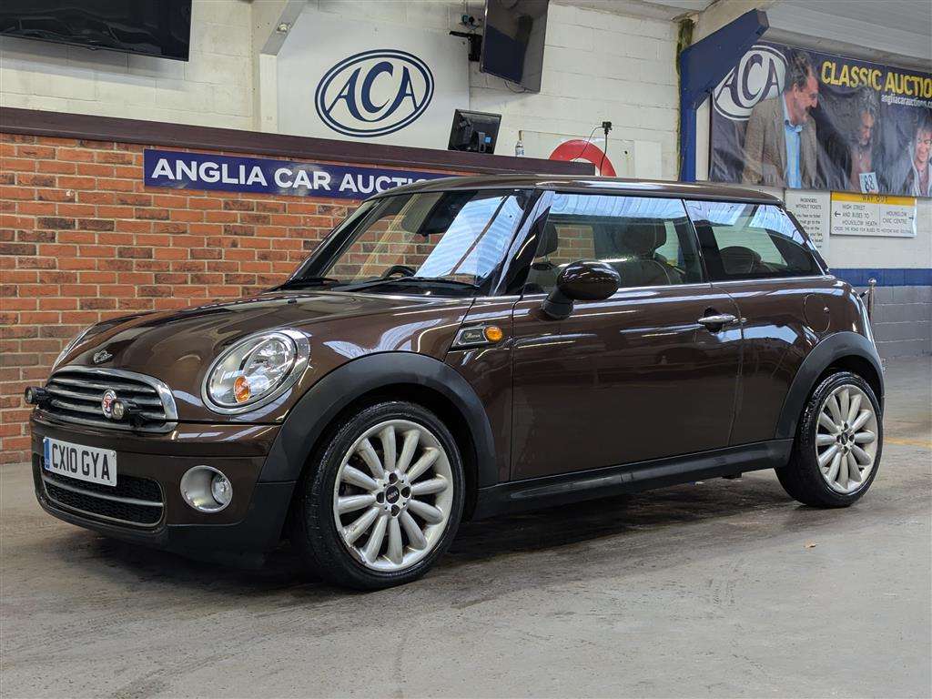 <p>2010 MINI COOPER MAYFAIR D AUTO</p>