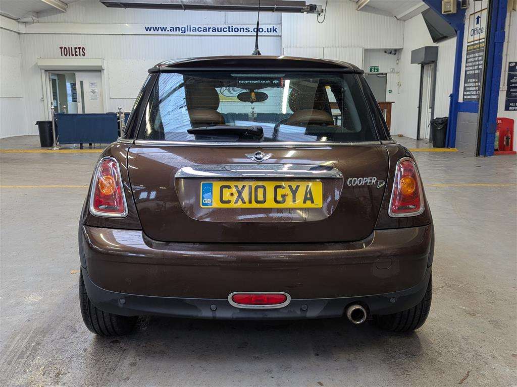 <p>2010 MINI COOPER MAYFAIR D AUTO</p>