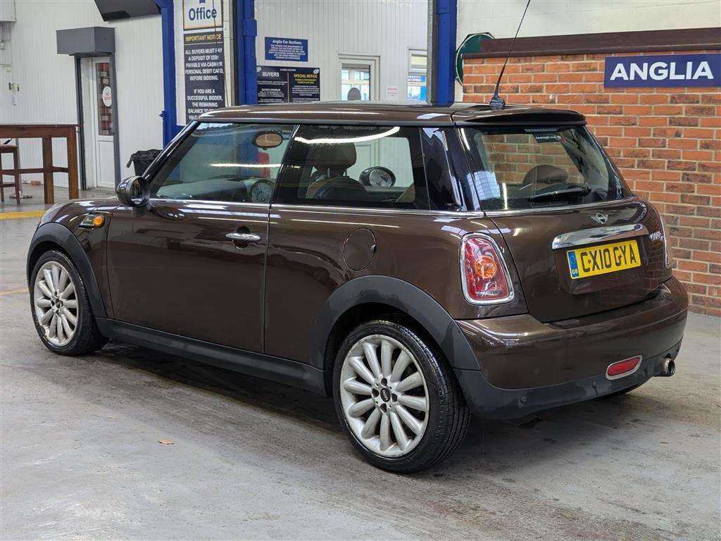 <p>2010 MINI COOPER MAYFAIR D AUTO</p>