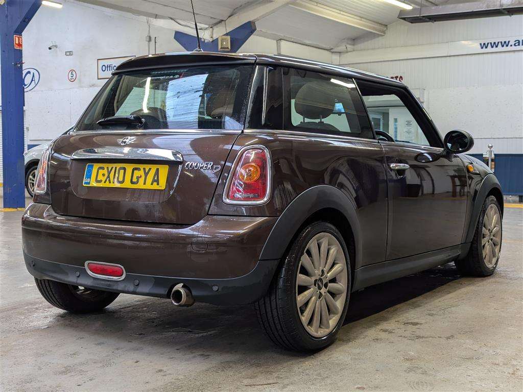 <p>2010 MINI COOPER MAYFAIR D AUTO</p>