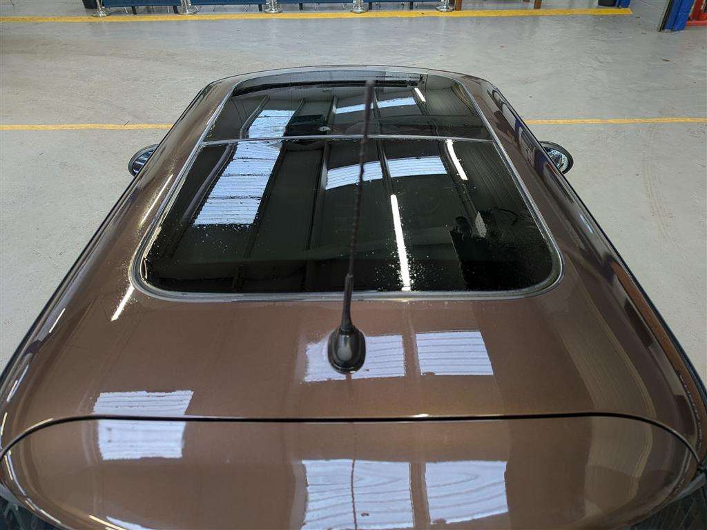 <p>2010 MINI COOPER MAYFAIR D AUTO</p>