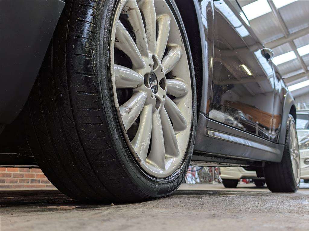 <p>2010 MINI COOPER MAYFAIR D AUTO</p>