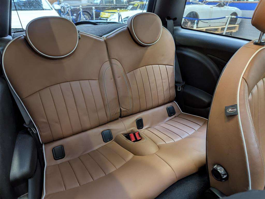 <p>2010 MINI COOPER MAYFAIR D AUTO</p>