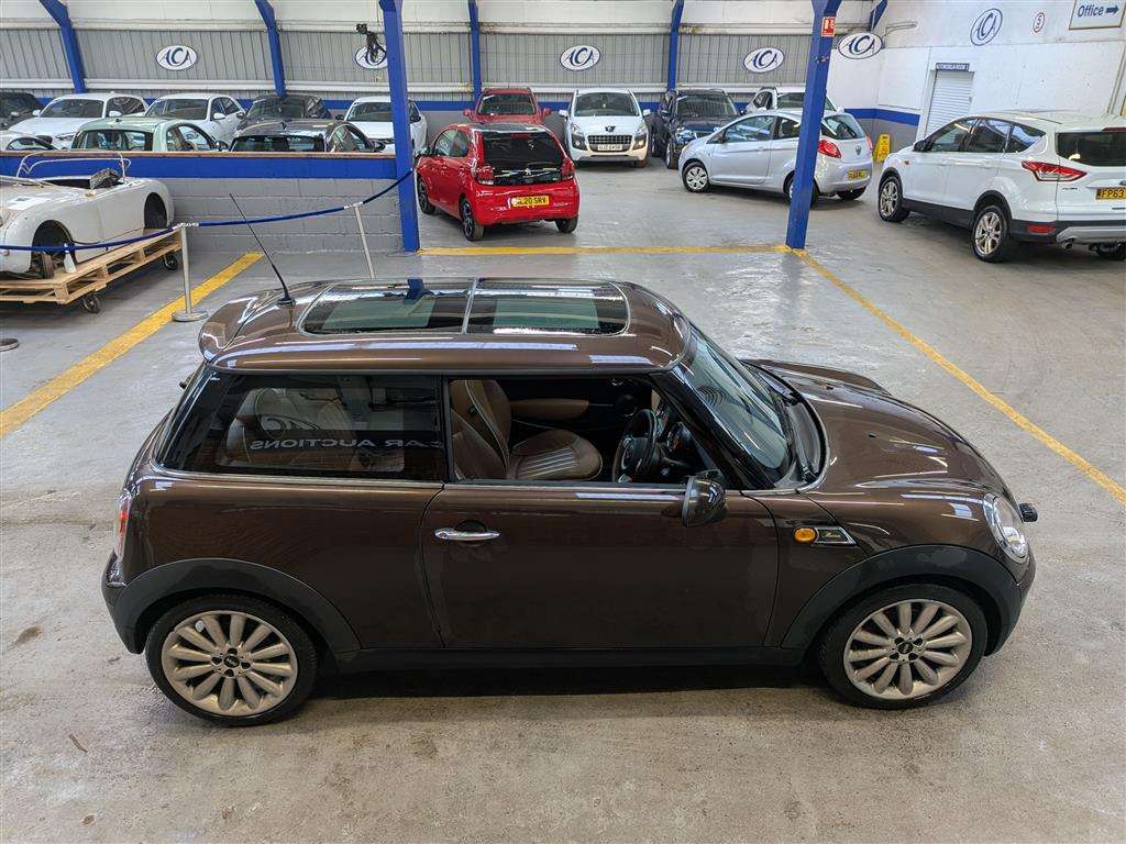 <p>2010 MINI COOPER MAYFAIR D AUTO</p>