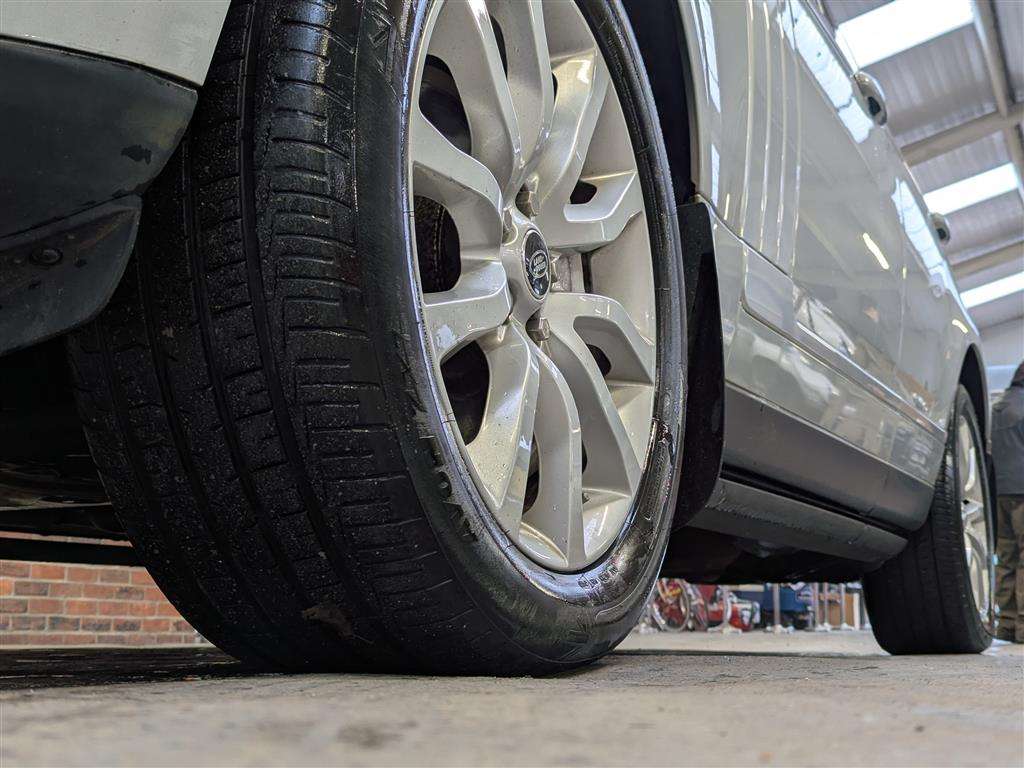 <p>2014 LAND ROVER RANGE ROVER AUTO-B SDV8 A</p>