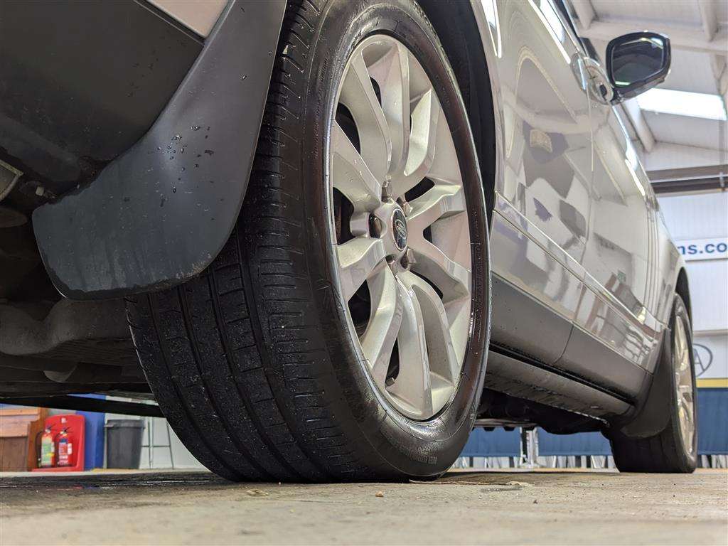 <p>2014 LAND ROVER RANGE ROVER AUTO-B SDV8 A</p>