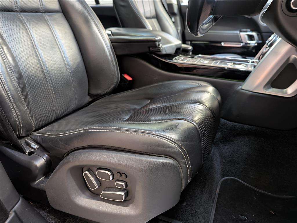 <p>2014 LAND ROVER RANGE ROVER AUTO-B SDV8 A</p>