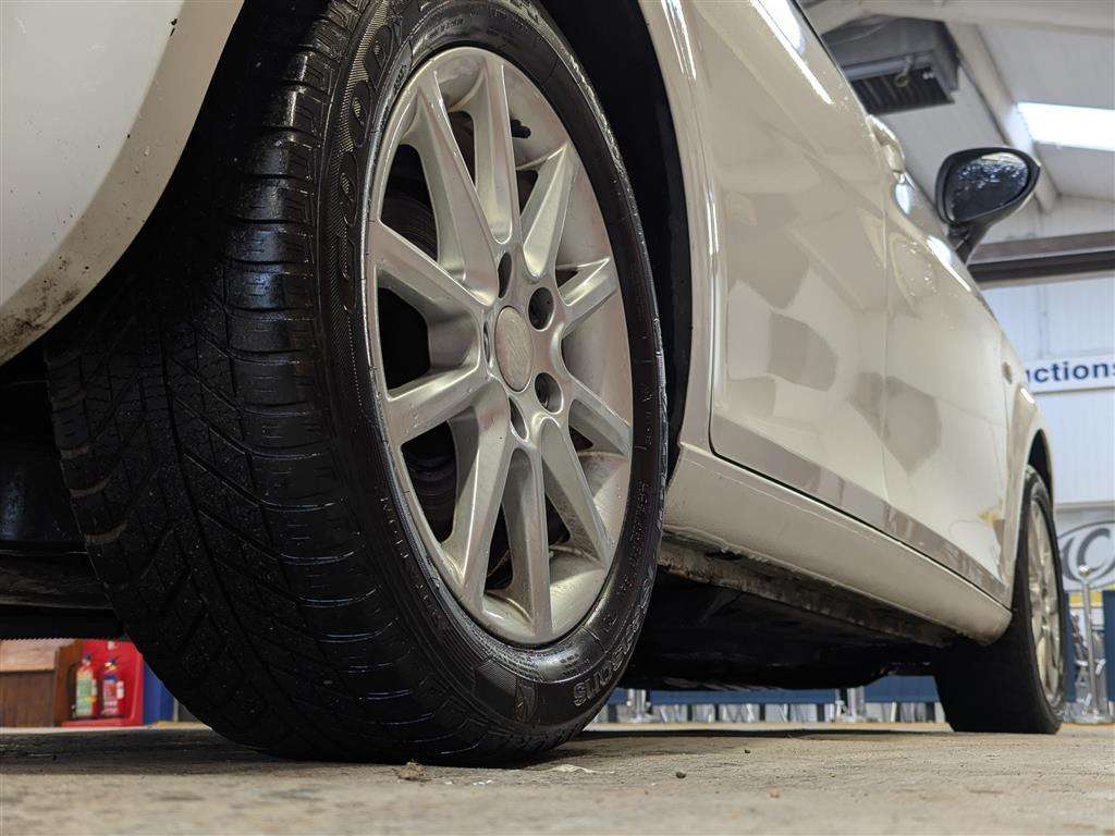 <p>2012 SEAT LEON SE COPA CR TDI S-A</p>