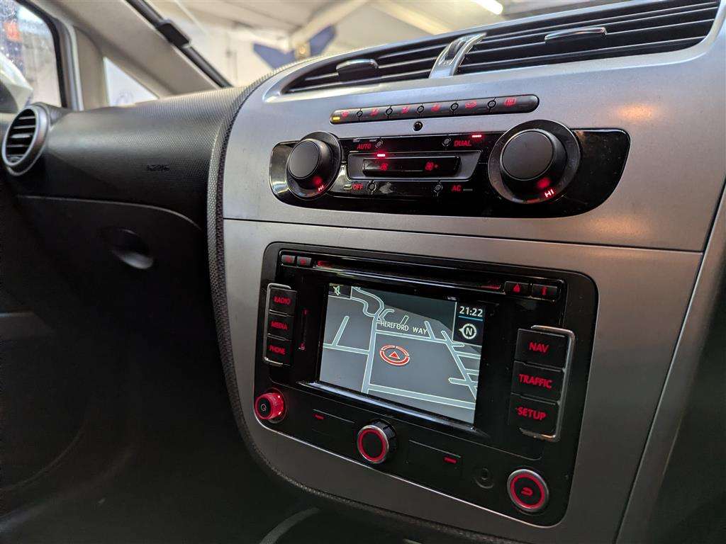 <p>2012 SEAT LEON SE COPA CR TDI S-A</p>