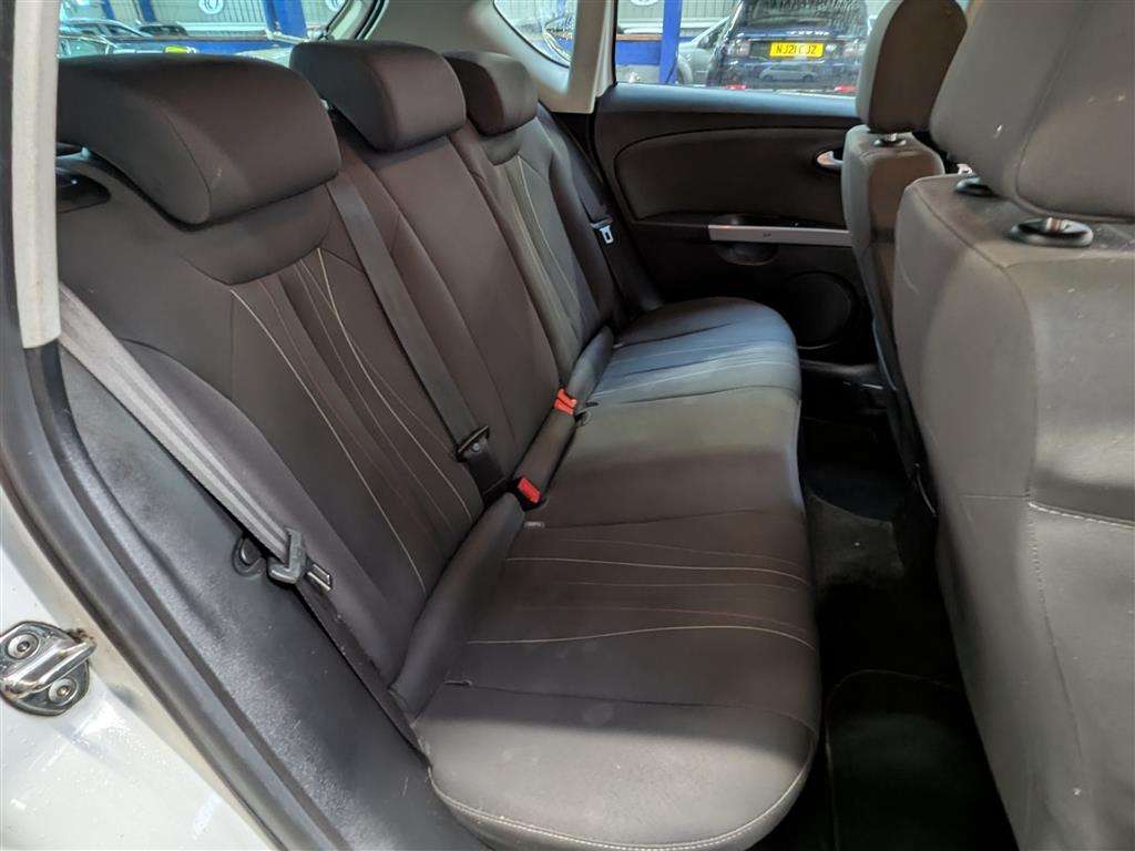 <p>2012 SEAT LEON SE COPA CR TDI S-A</p>