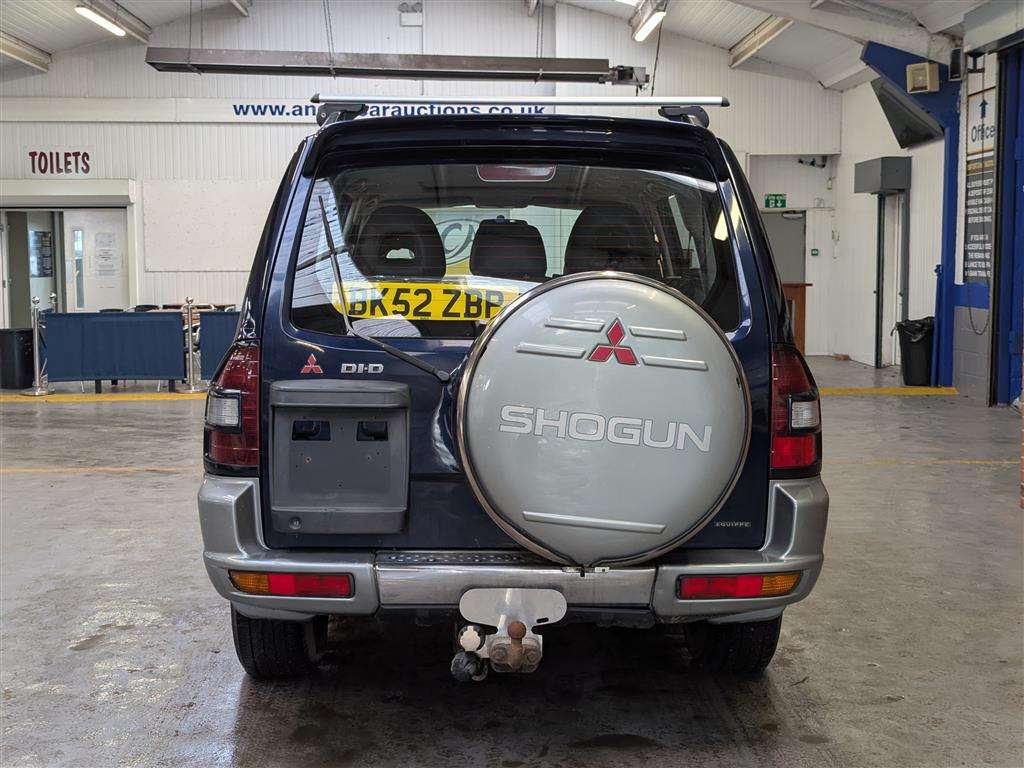 <p>2002 MITSUBISHI SHOGUN EQUIPPE DI-D A LWB</p>