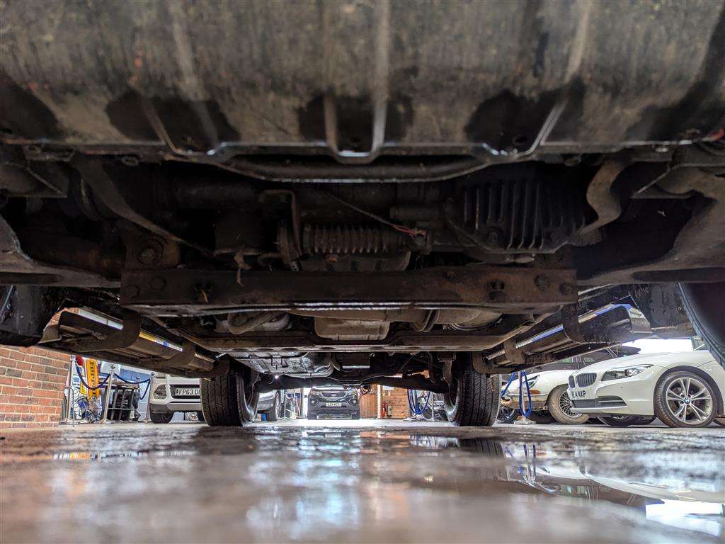 <p>2002 MITSUBISHI SHOGUN EQUIPPE DI-D A LWB</p>